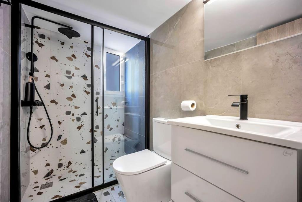 Artemis Modern Apartment Атина Екстериор снимка