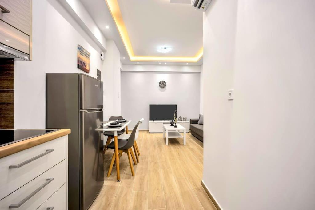 Artemis Modern Apartment Атина Екстериор снимка