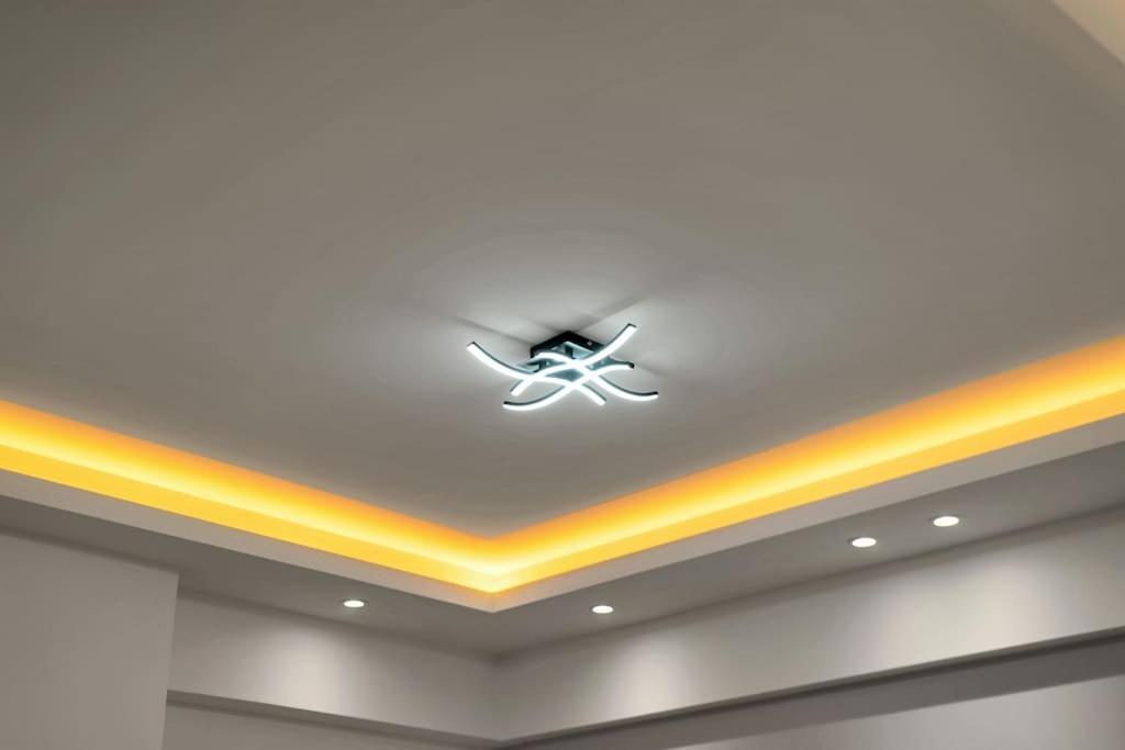 Artemis Modern Apartment Атина Екстериор снимка