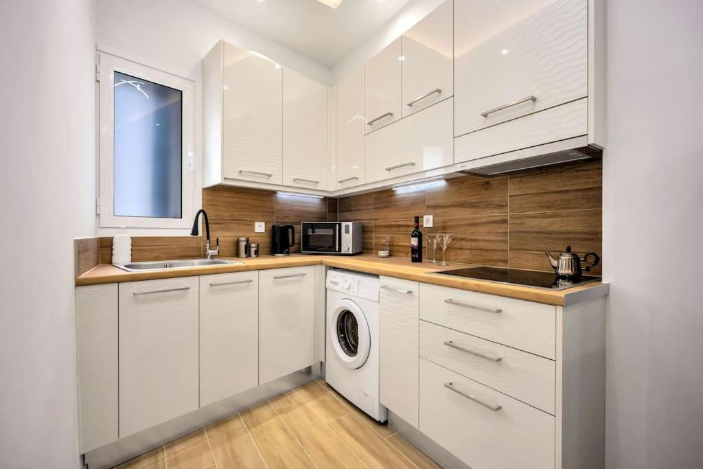 Artemis Modern Apartment Атина Екстериор снимка