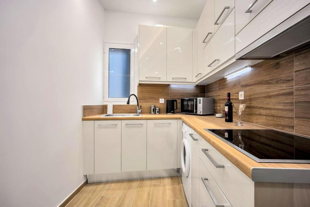 Artemis Modern Apartment Атина Екстериор снимка
