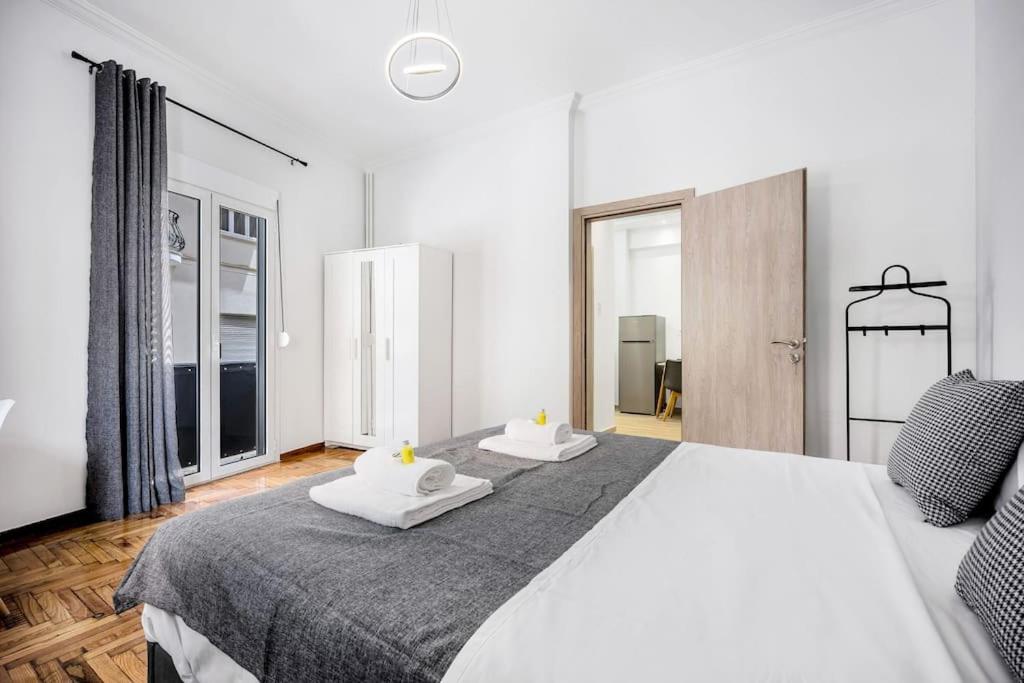 Artemis Modern Apartment Атина Екстериор снимка