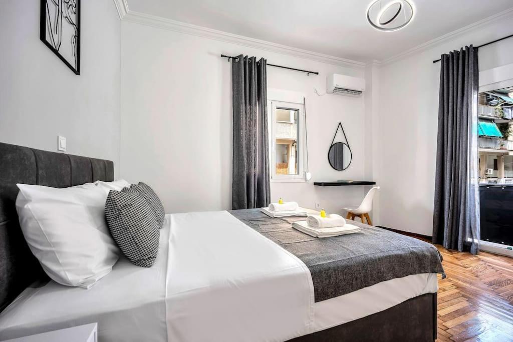 Artemis Modern Apartment Атина Екстериор снимка